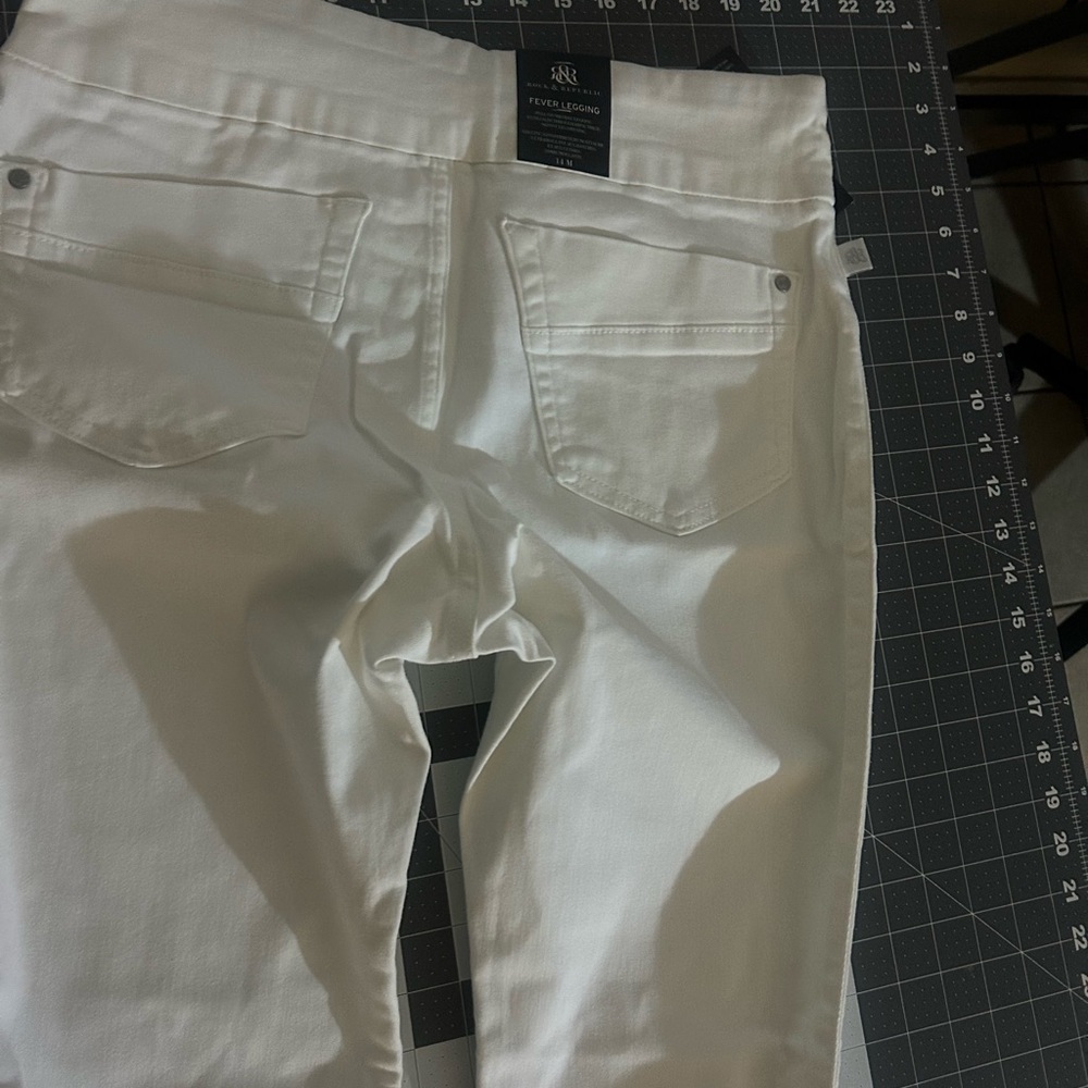 Jeans - Picture 9 of 9